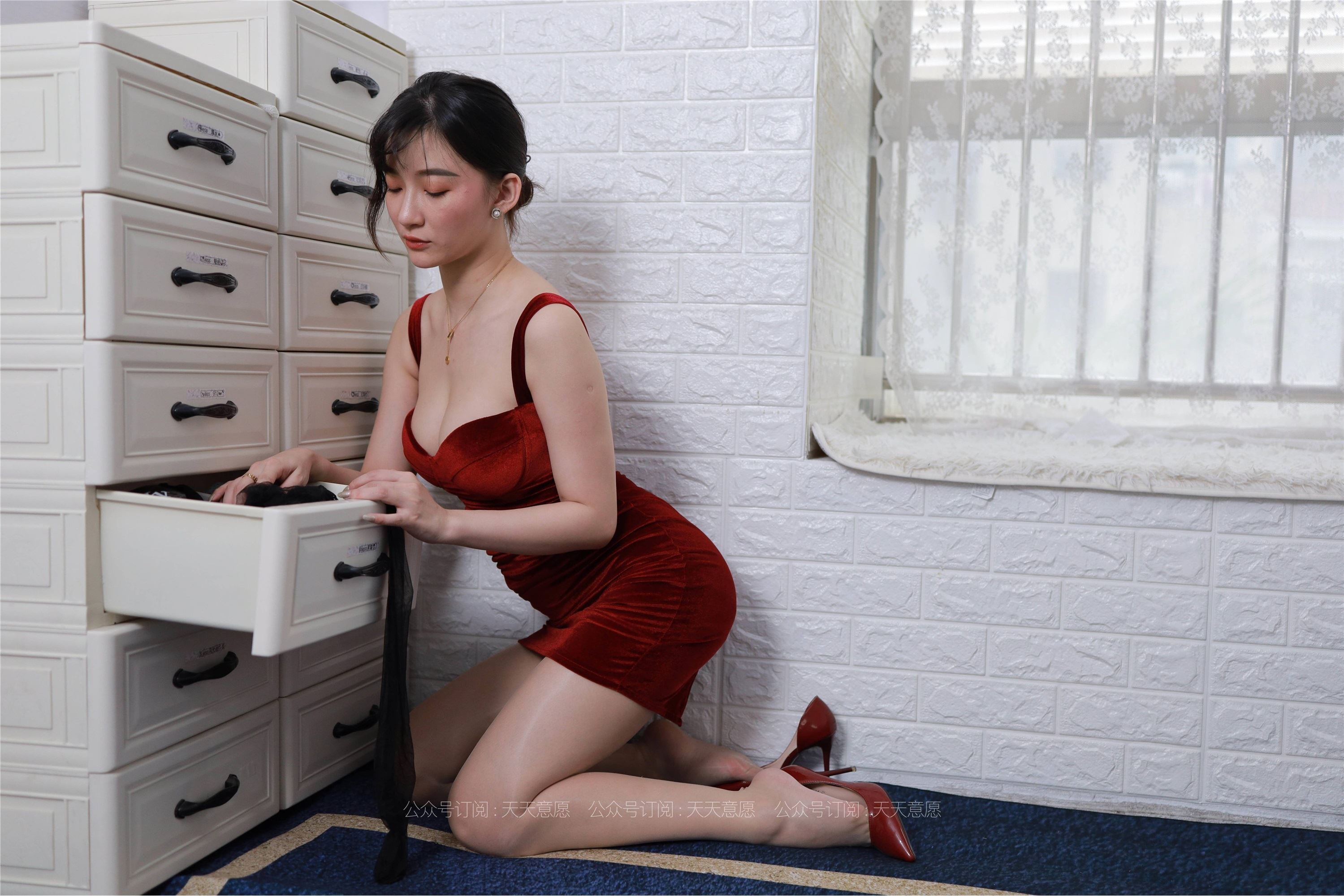 IESS异思趣向  2021.07.24 丝享家869：秋秋《姓感红裙女神》